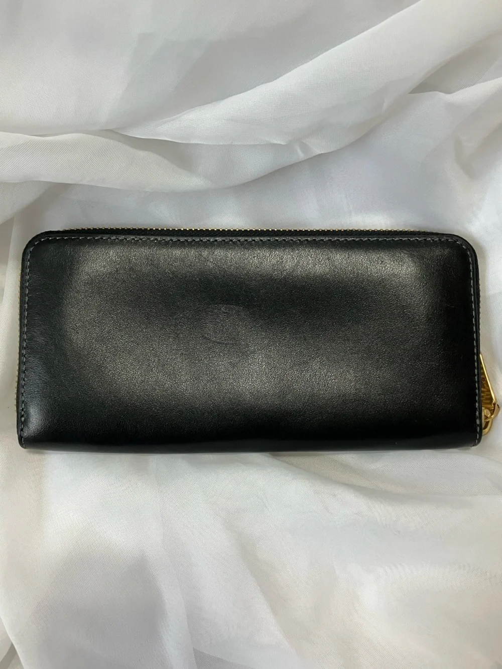 Smooth Leather Slim Accordion Zip Wallet